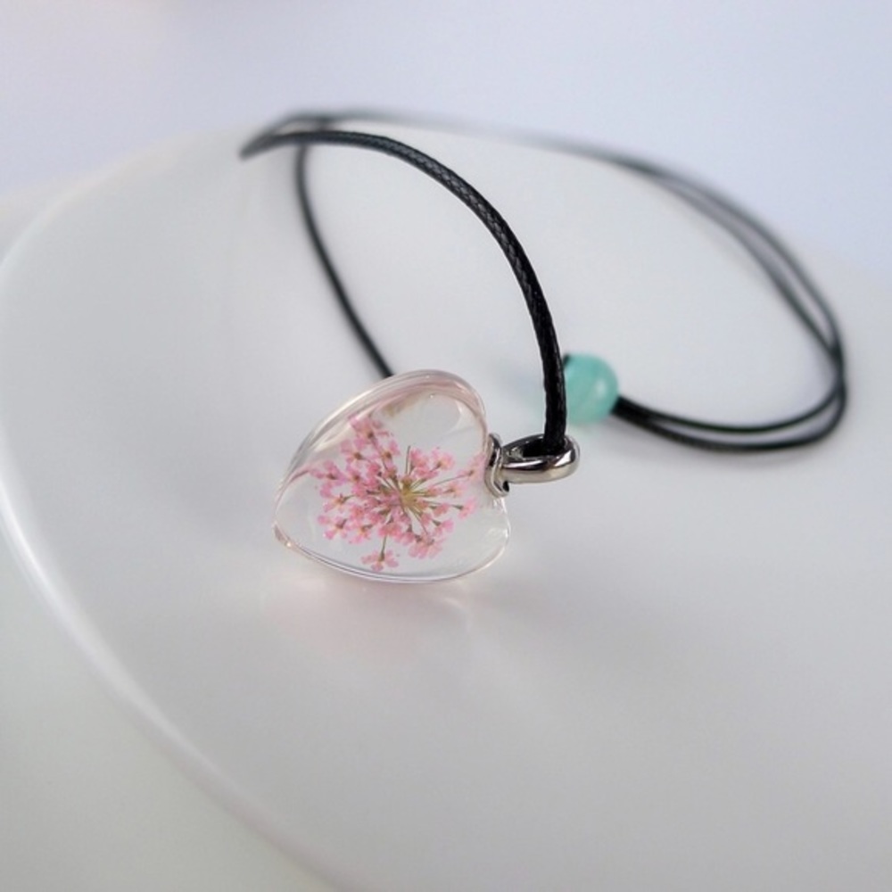 Heart Glass Necklace - Picture 3 of 5